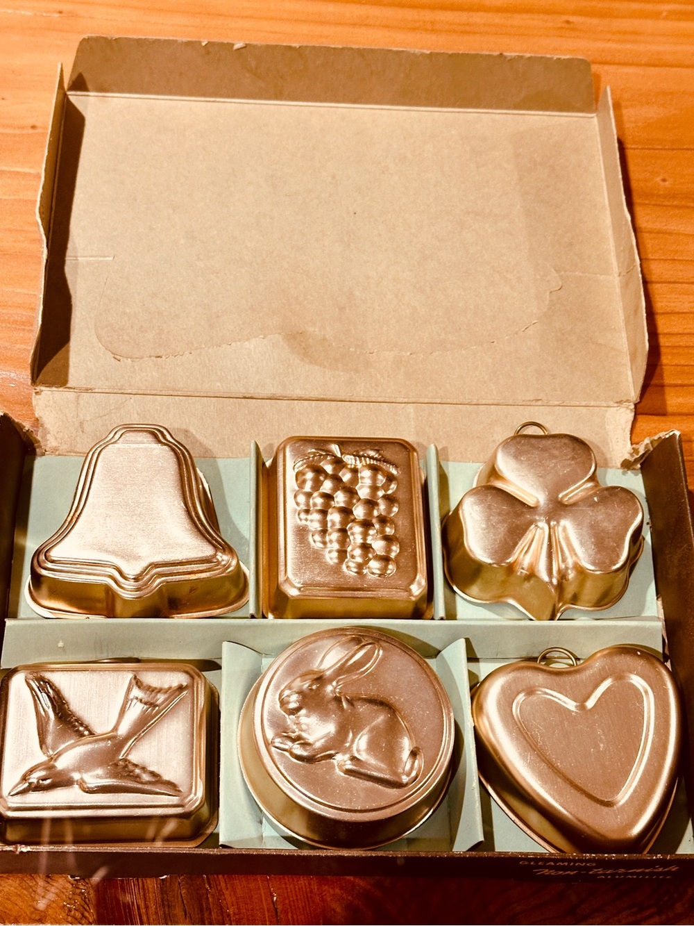 Vintage Mirro Copper Tone Aluminum Gelatin Molds 6-Pc Set 1950-‘60s -Excellent